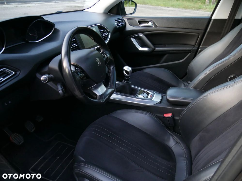 Peugeot 308 1.6 e-HDi Allure S&S - 31