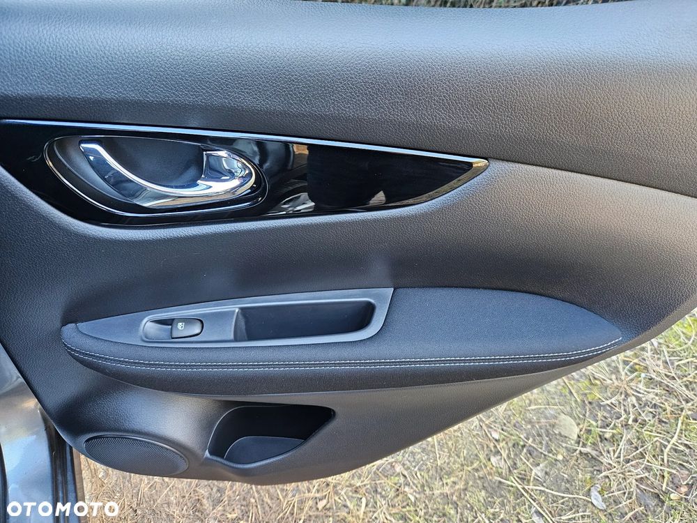 Nissan Qashqai 1.2 DIG-T N-Vision - 32