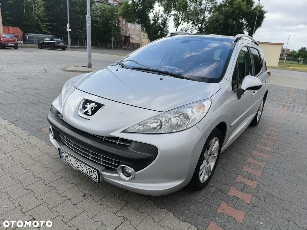 Peugeot 207 - 1