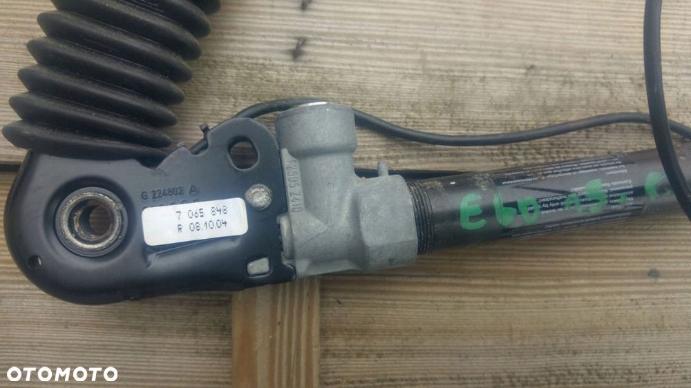 BMW E60 E61 NAPINACZ PASA PRAWY PRZÓD PRZEDNI - 2