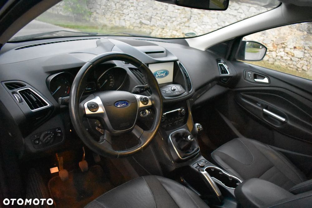 Ford Kuga 1.5 EcoBoost 2x4 Titanium - 6