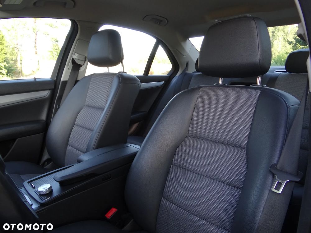 Mercedes-Benz Klasa C 180 BlueEFFICIENCY 7G-TRONIC Avantgarde - 19