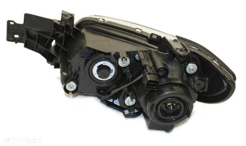 Far stanga/dreapta Mitsubishi Outlander 1 an 2001-2004 , faruri noi - 3