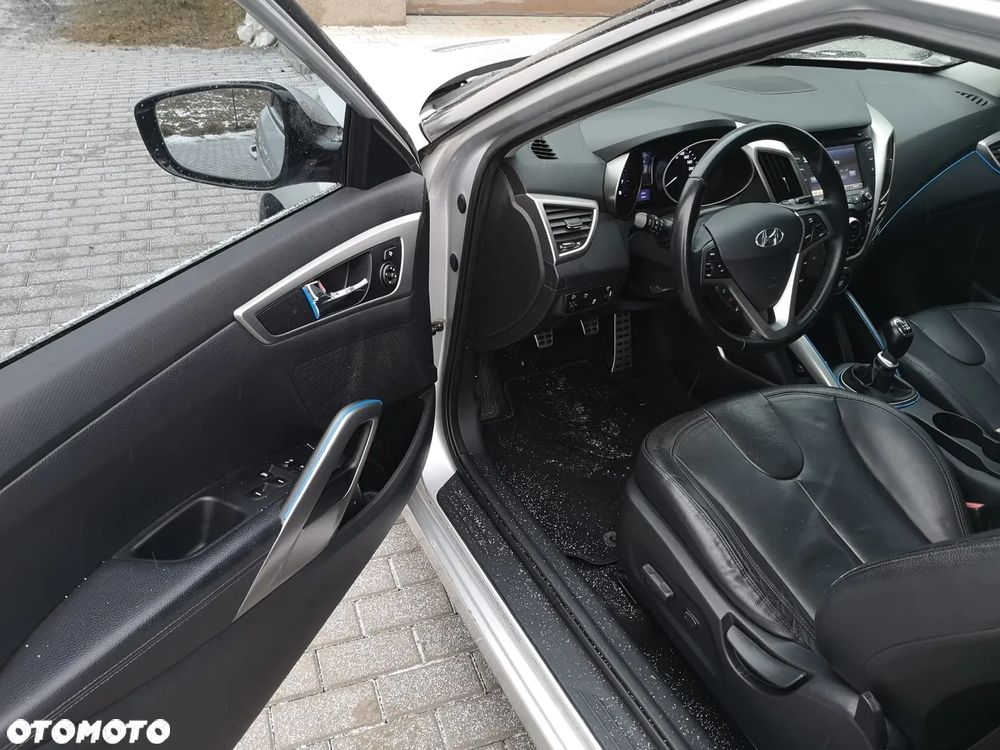 Hyundai Veloster 1.6 GDI Premium - 21
