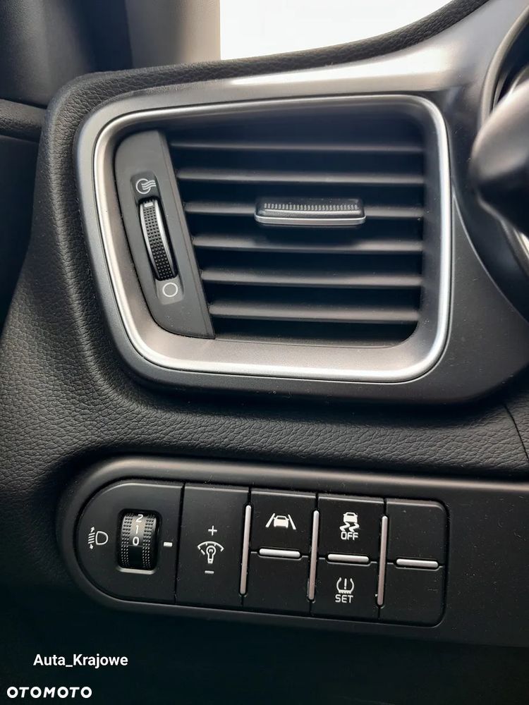 Kia Ceed 1.5 T-GDI M DCT - 24