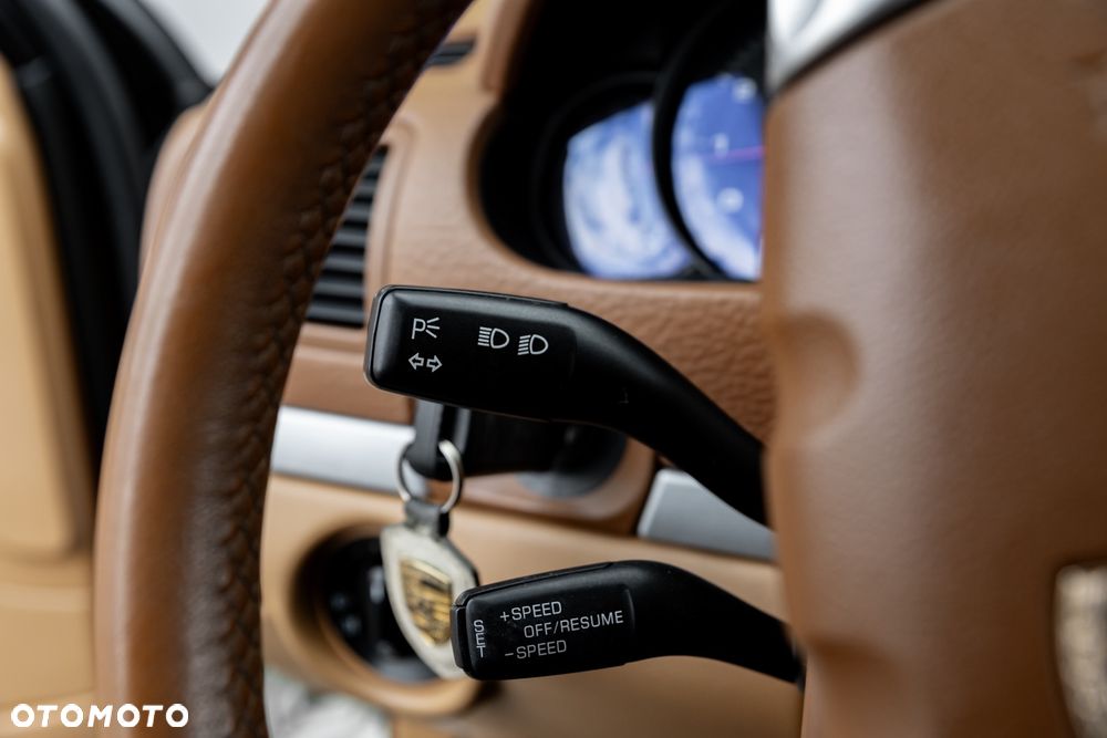 Porsche Cayenne - 37