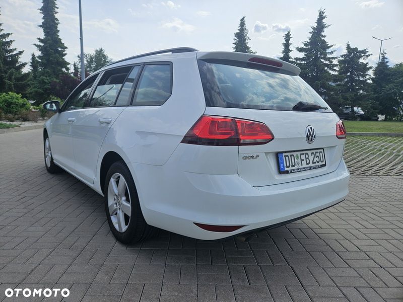 Volkswagen Golf Variant - 11