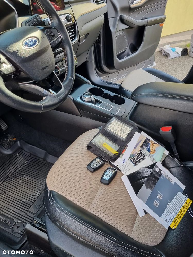 Ford Escape 2.0 EcoBoost AWD Titanium - 32