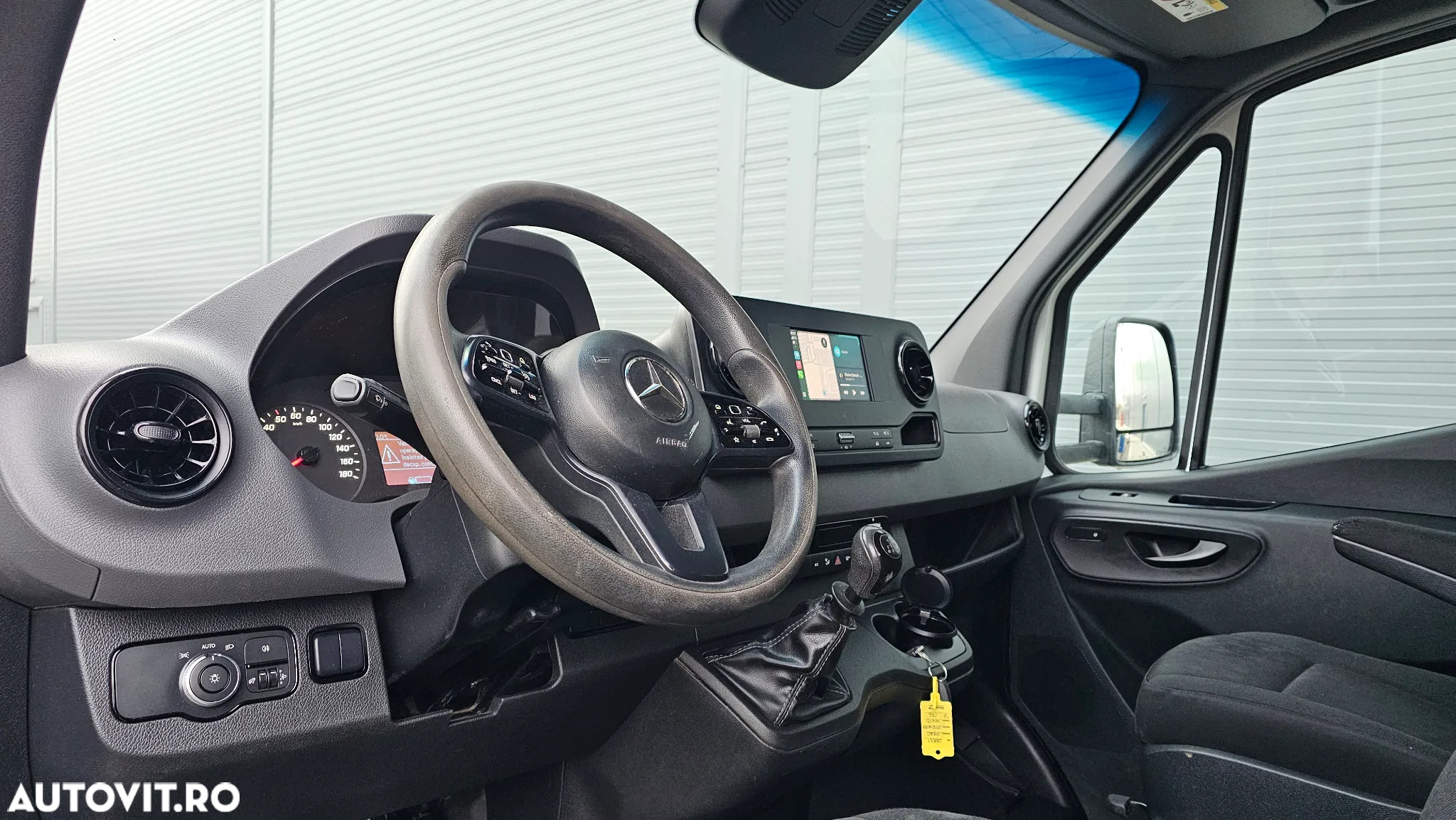 Mercedes-Benz Sprinter - 15