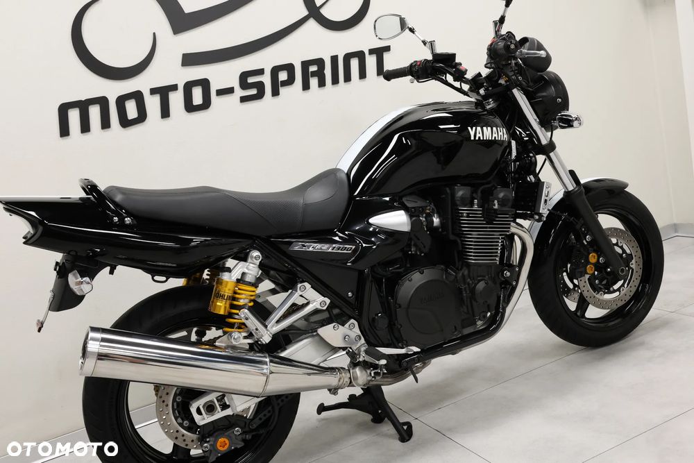 Yamaha XJR - 11