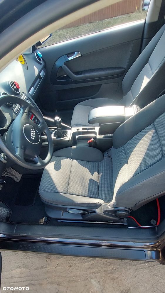Audi A3 3-drzwiowe 1.6 Ambiente - 9