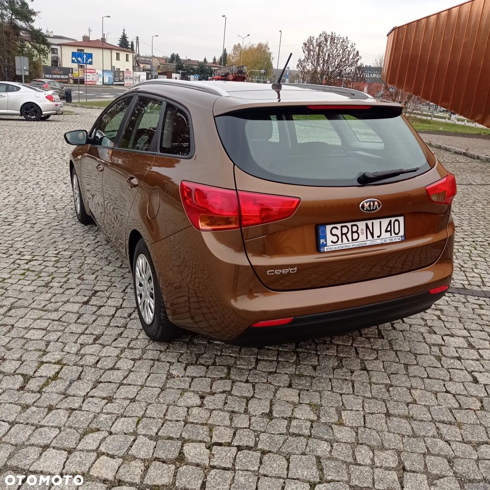 Kia Ceed - 4