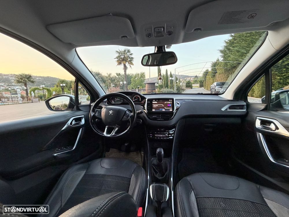 Peugeot 2008 1.6 e-HDi Allure - 23