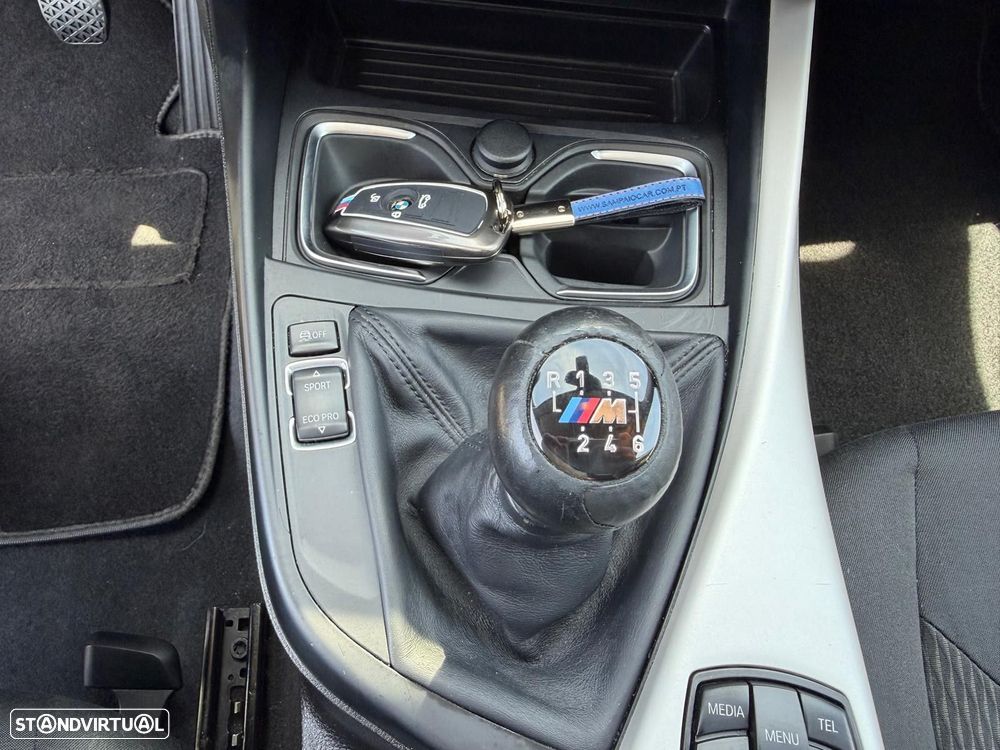 BMW 116 d Pack M - 24