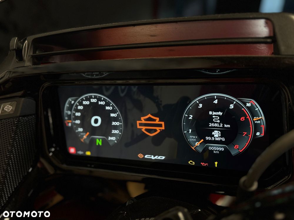 Harley-Davidson Touring Road Glide - 15