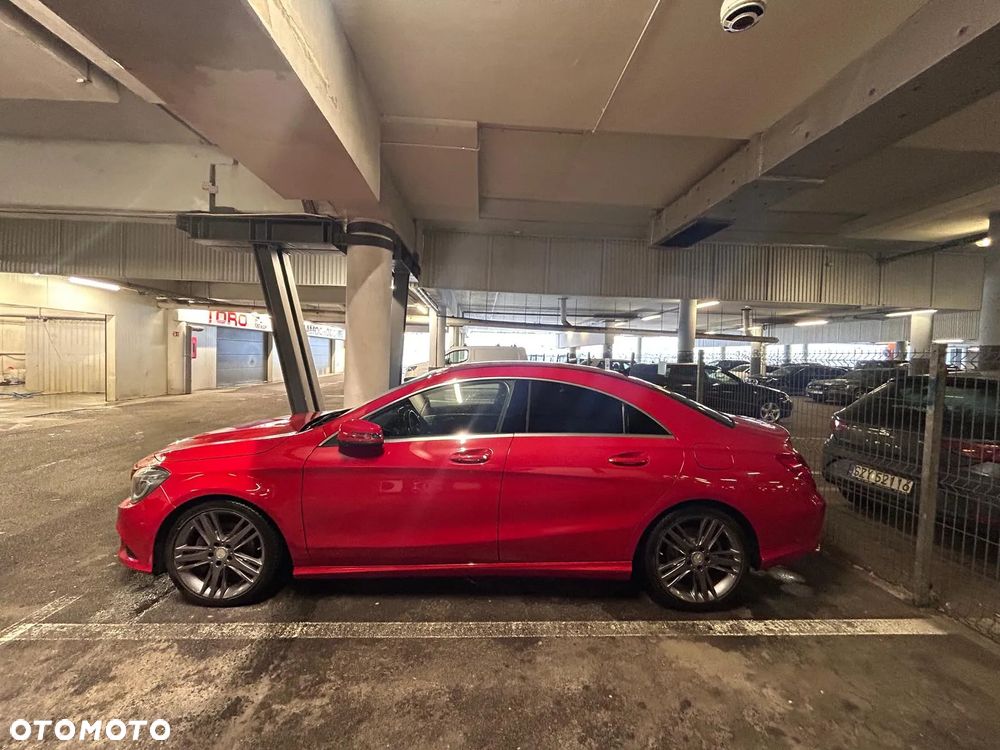 Mercedes-Benz CLA 180 7G-DCT - 10