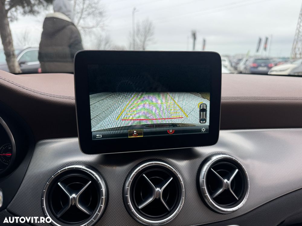 Mercedes-Benz CLA 200 7G-DCT - 12