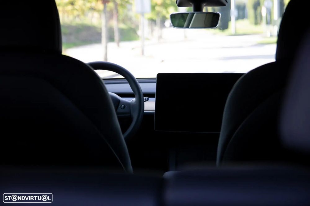 Tesla Model Y RWD - 13