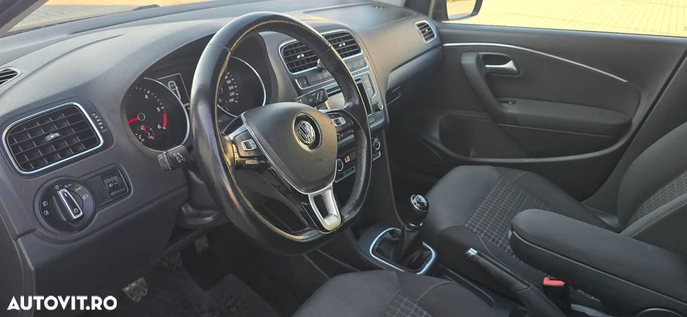 Volkswagen Polo 1.4 TDI Blue Motion Technology Allstar - 15