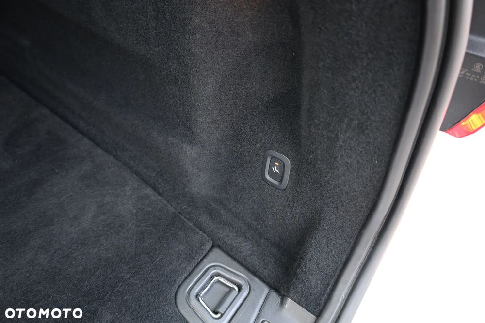 Volvo XC 60 T6 AWD Recharge Geartronic RDesign - 33