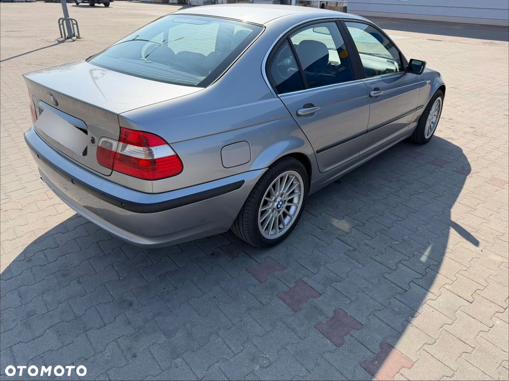 BMW Seria 3 318i - 5