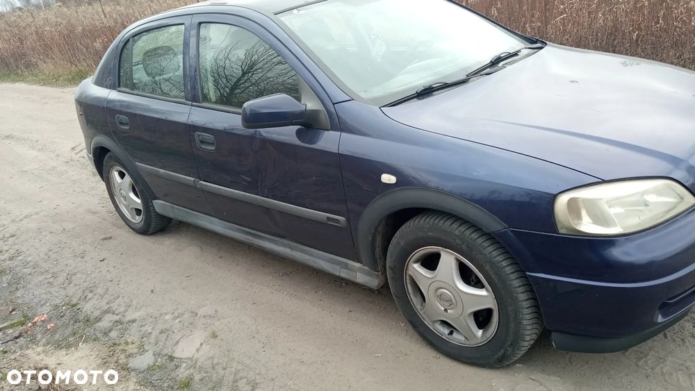 Opel Astra 1.6 GLS - 2