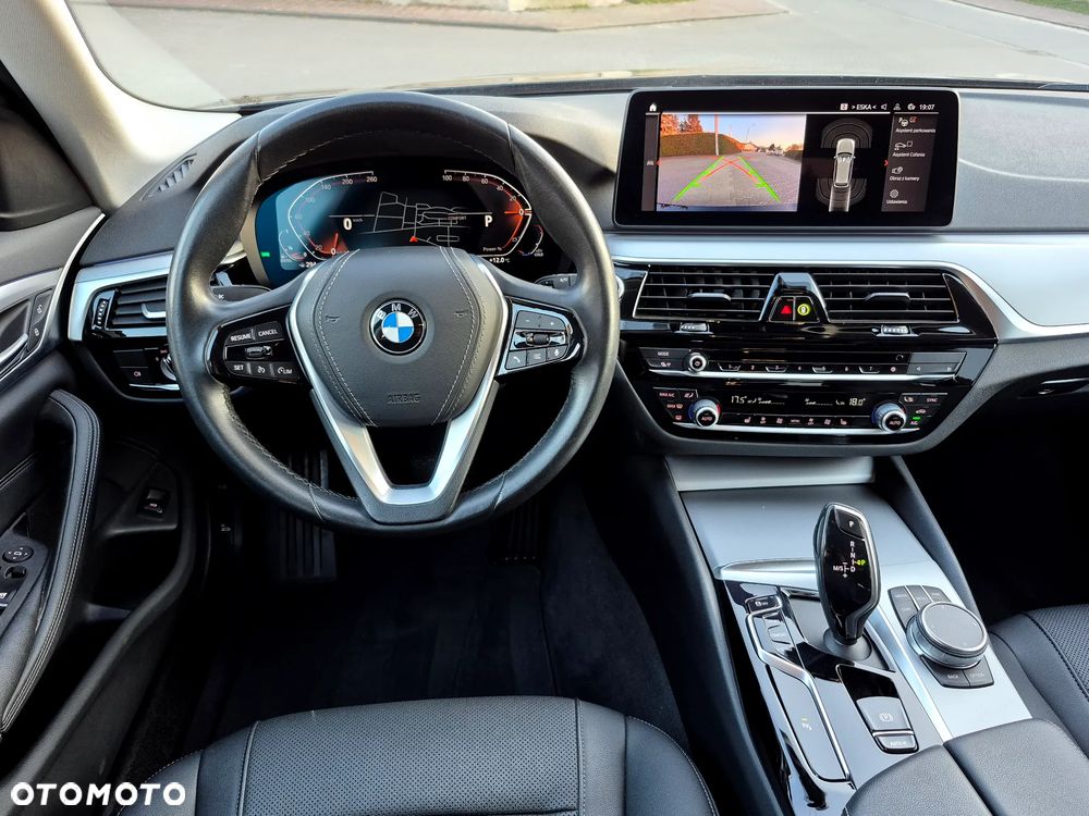 BMW Seria 5 518d Modern Line - 19
