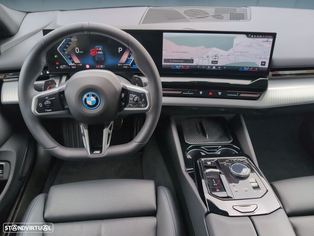 BMW 530 e Pack Desportivo M - 12