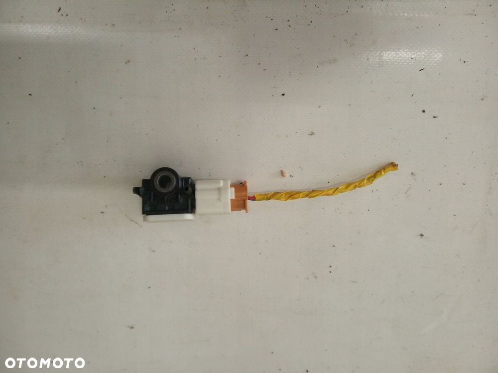 CZUJNIK UDERZENIA SANTA FE II LIFT 95920-2B200 06- - 2