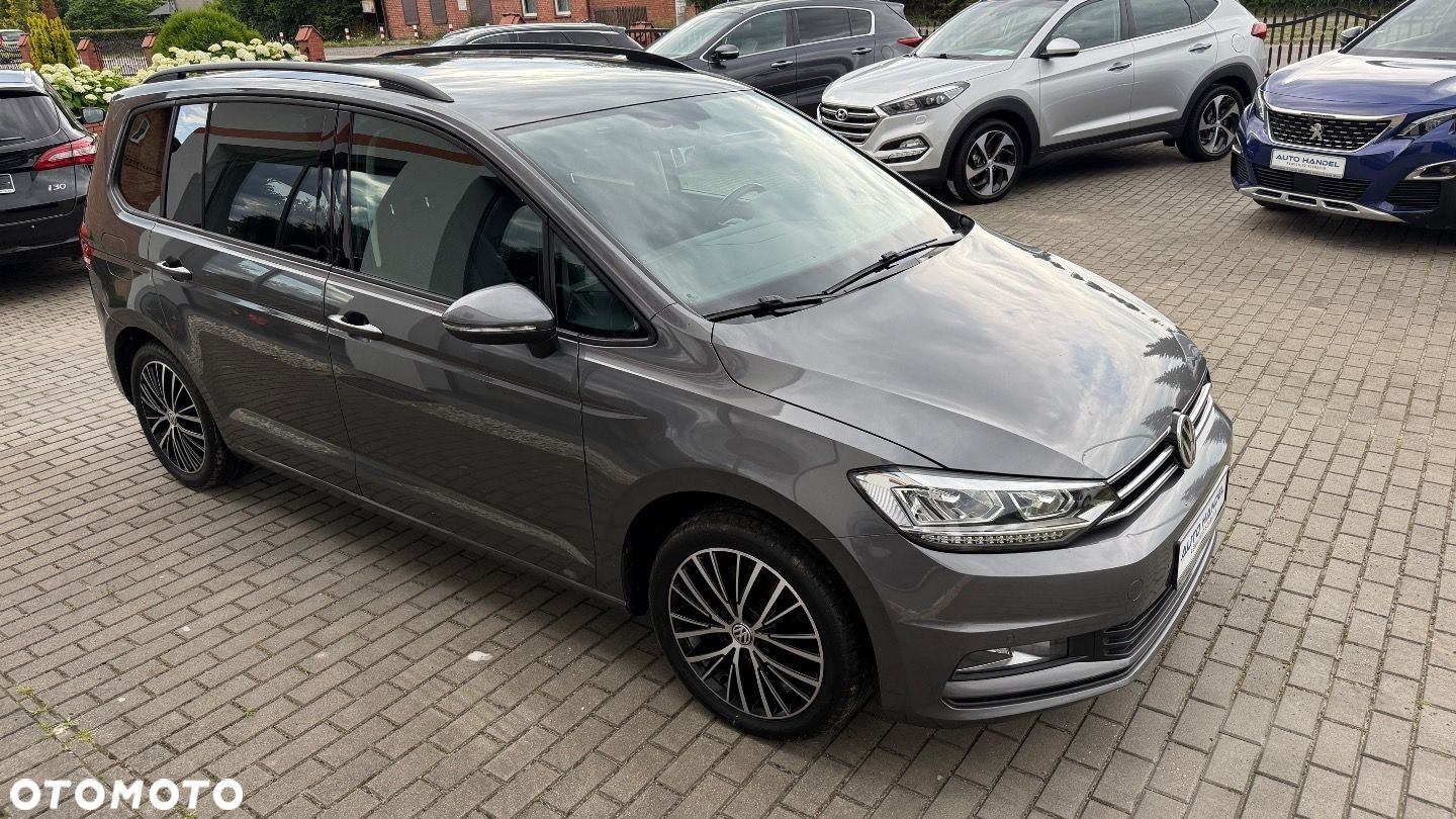 Volkswagen Touran - 13