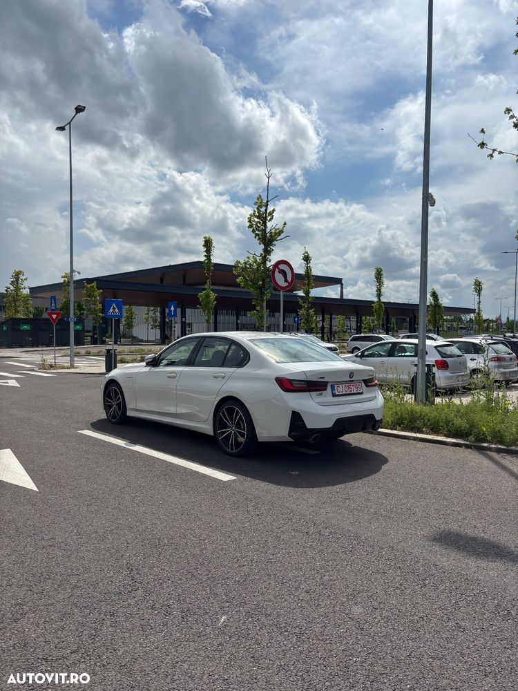 BMW Seria 3 330e xDrive Aut. Luxury Line - 11