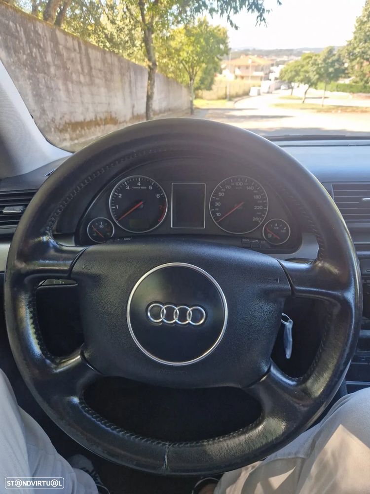 Audi A4 1.6 - 11