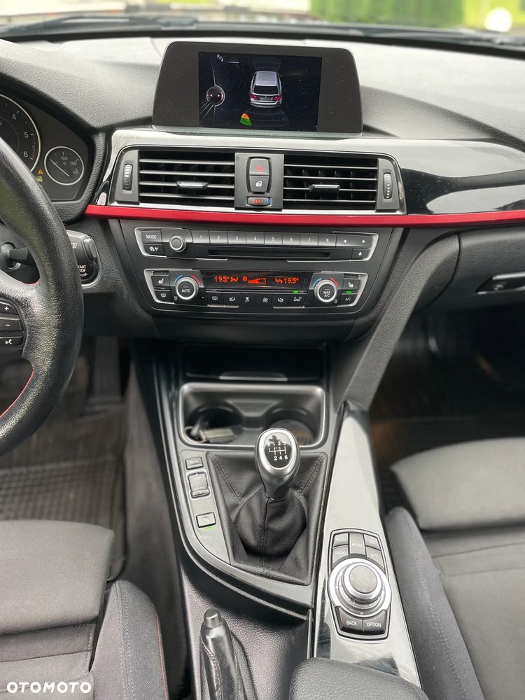 BMW Seria 3 318d Sport Line - 38