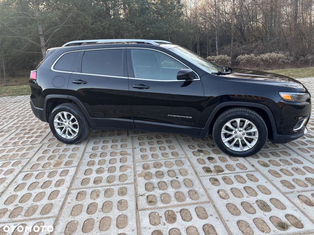 Jeep Cherokee - 4