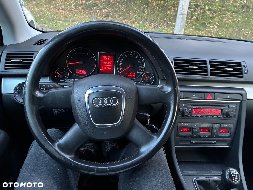 Audi A4 Limousine 1.6 - 7