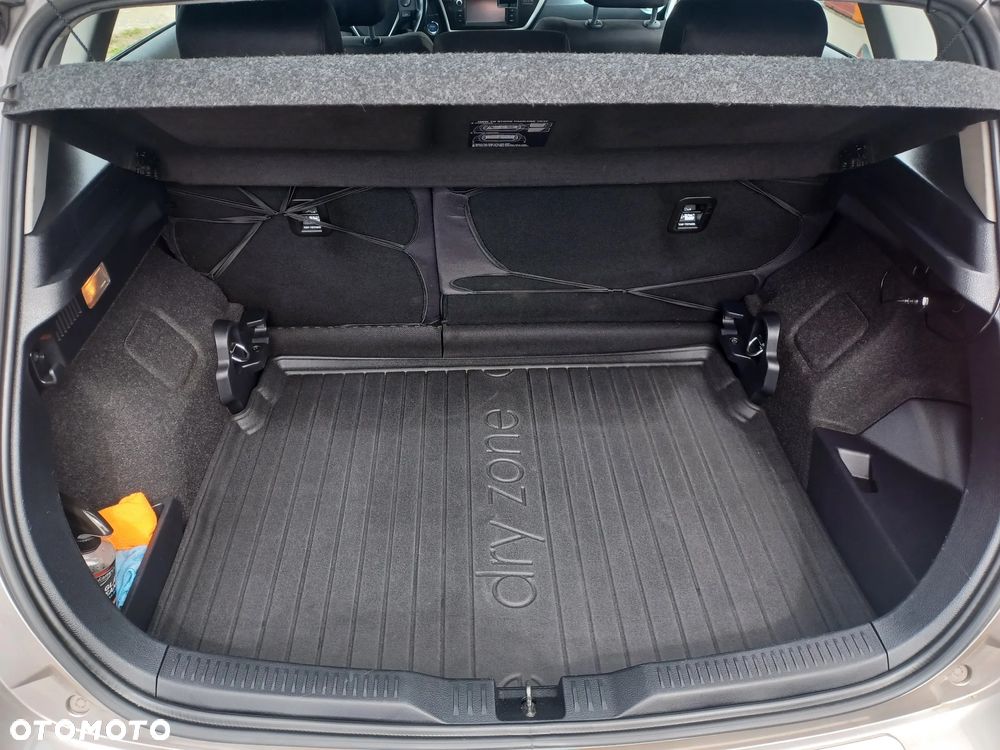 Toyota Auris 1.8 Hybrid Executive - 28