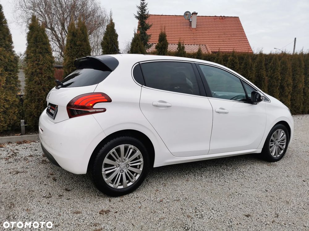 Peugeot 208 Blue-HDi 100 Stop&Start Style - 10