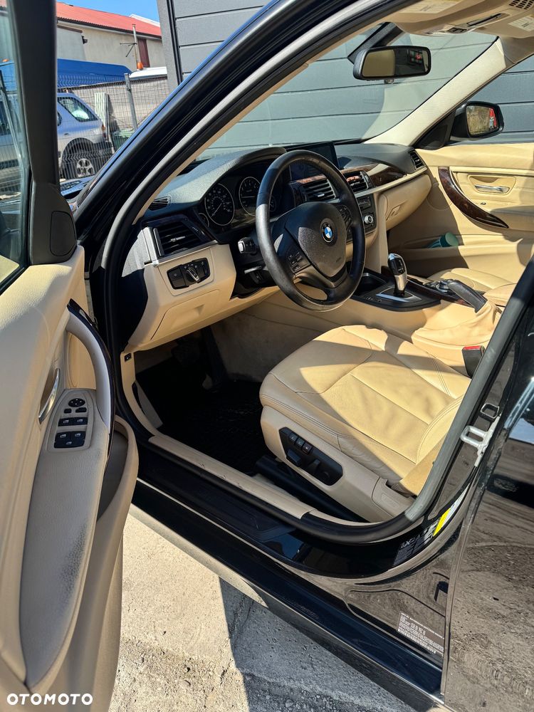 BMW Seria 3 328i xDrive - 7