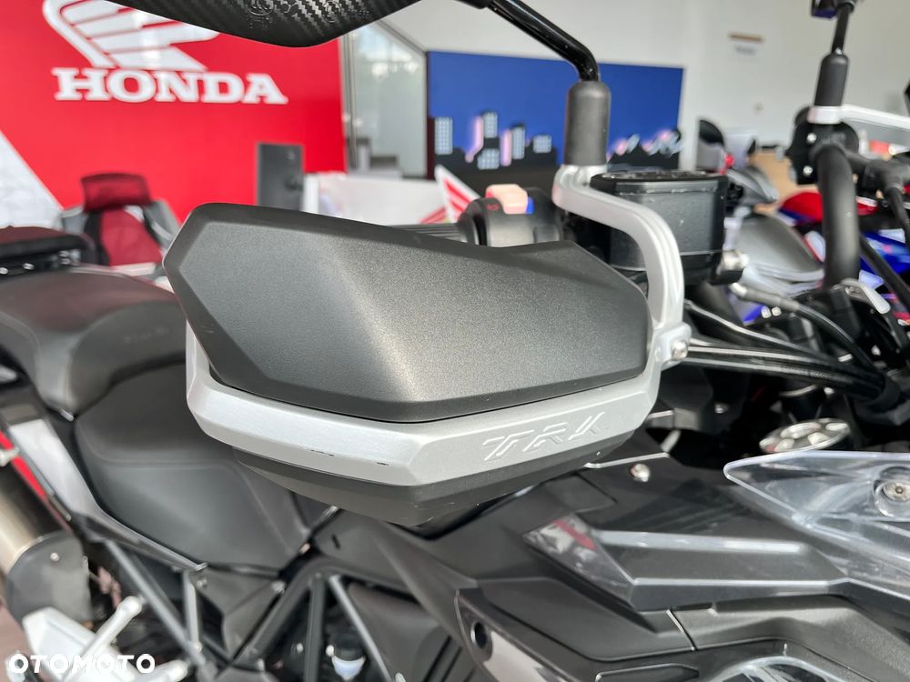 Benelli TRK 502X - 11