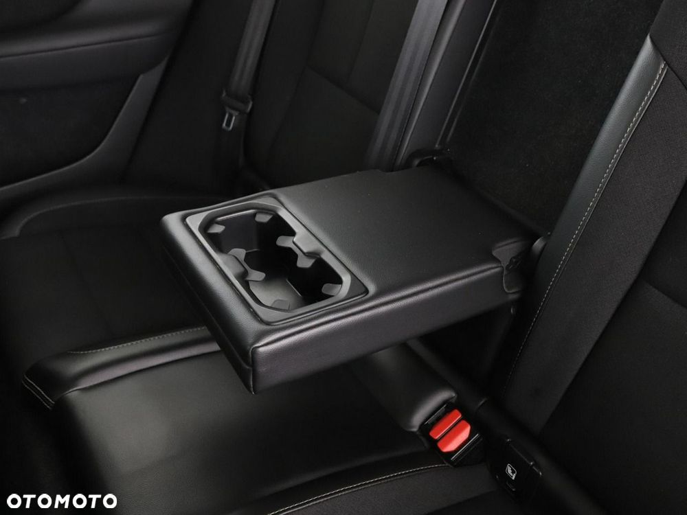 Volvo XC 40 T4 Momentum - 38