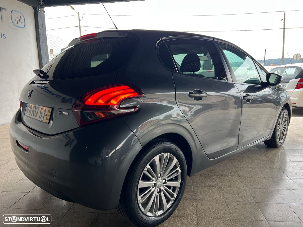 Peugeot 208 1.2 PureTech Active - 4