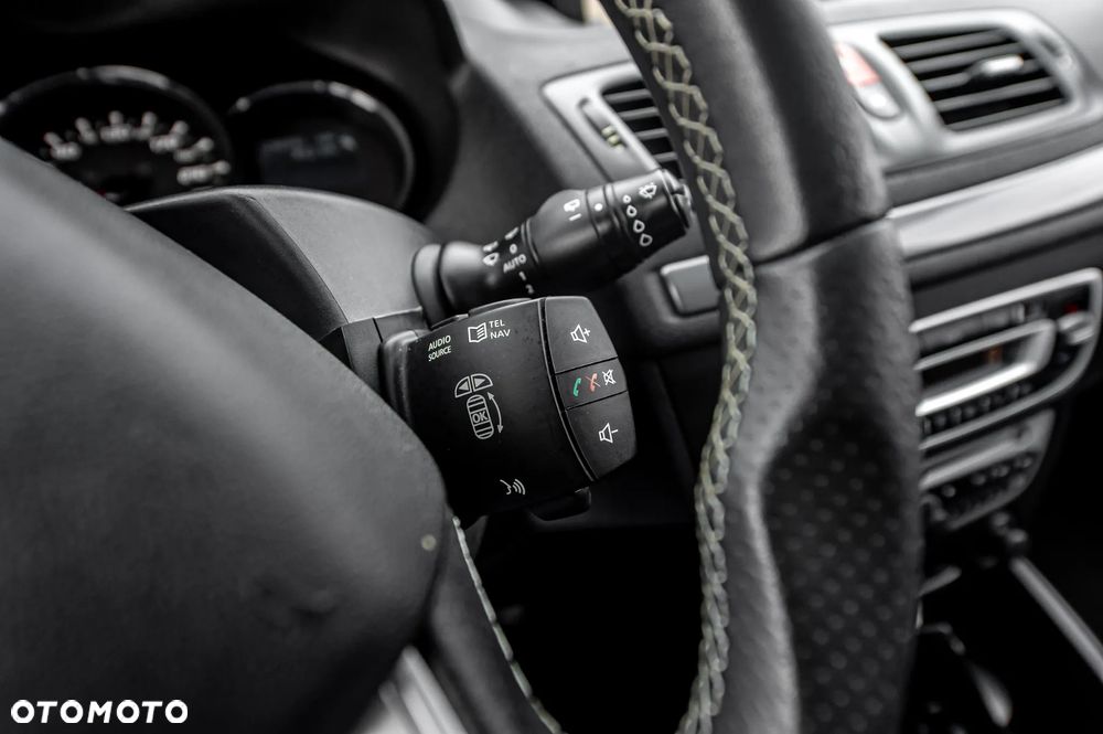 Renault Megane TCe 180 GT - 34