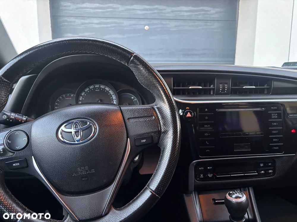 Toyota Auris - 10