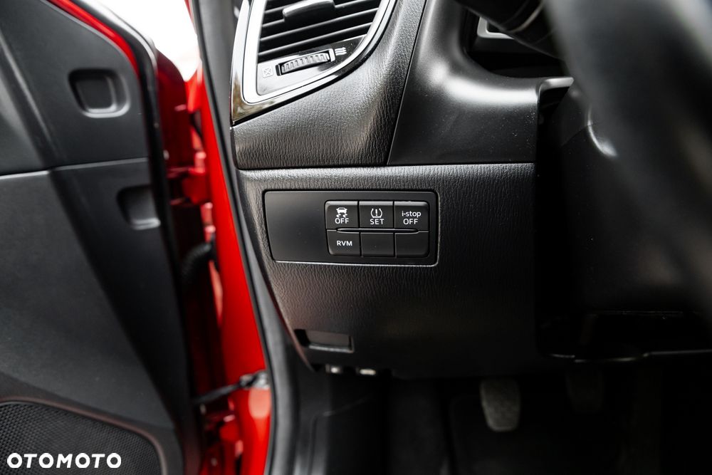 Mazda 3 SKYACTIV-G 120 NAKAMA - 30