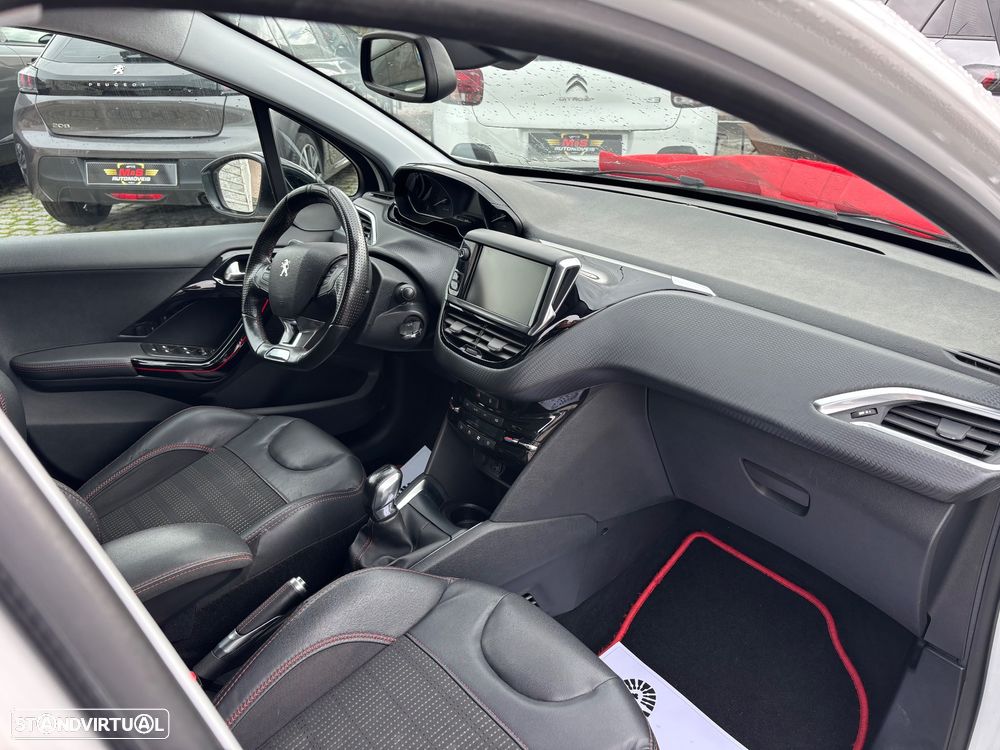 Peugeot 208 1.2 PureTech GT Line - 21