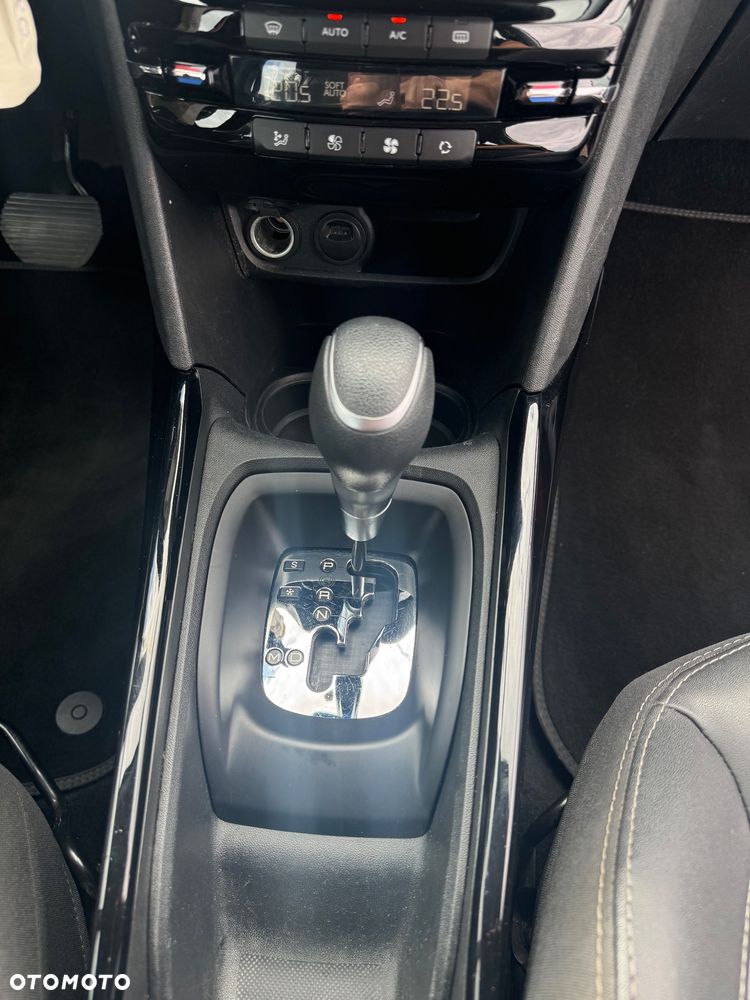 Peugeot 2008 1.2 Pure Tech GPF Allure S&S EAT6 - 21