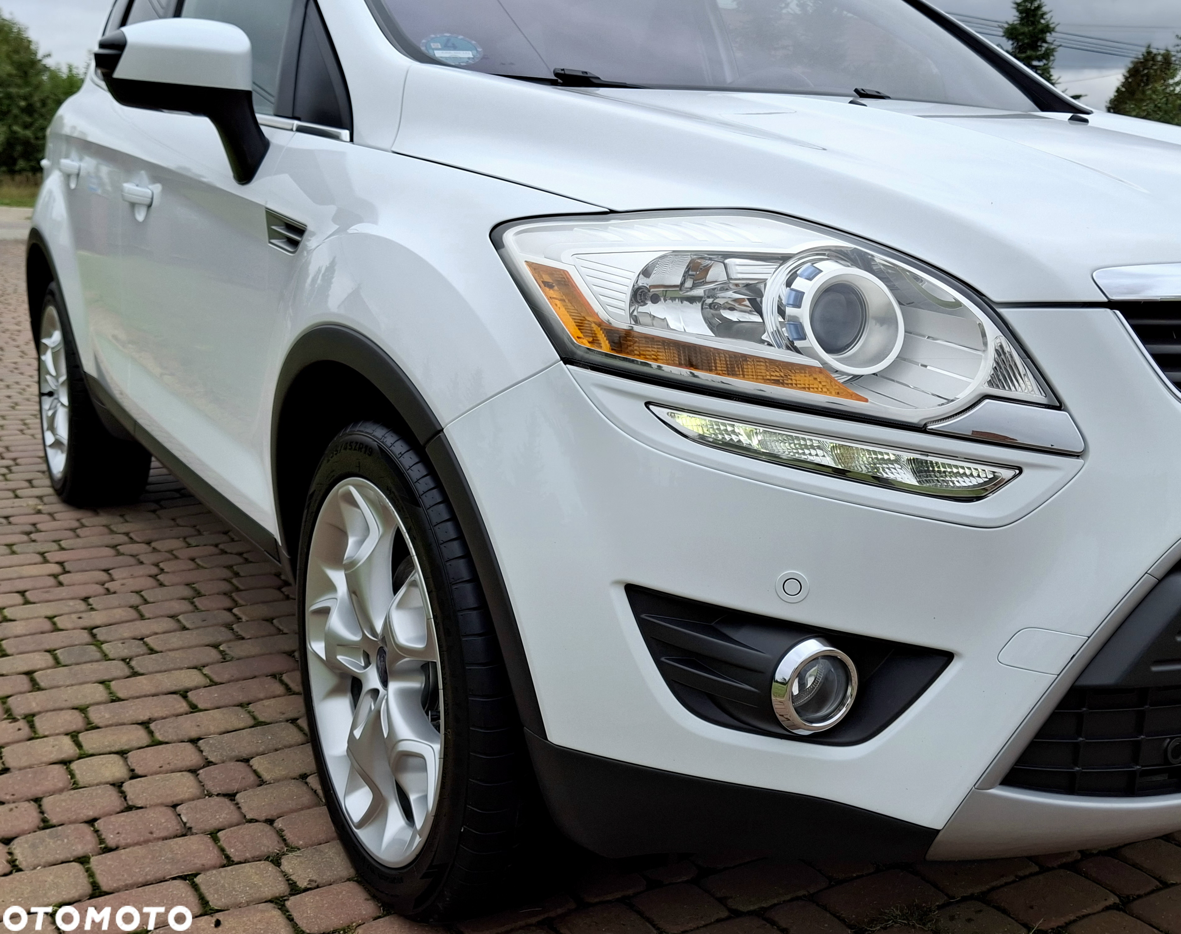 Ford Kuga ver-2-0-tdci-4wd-titanium-plus - 16