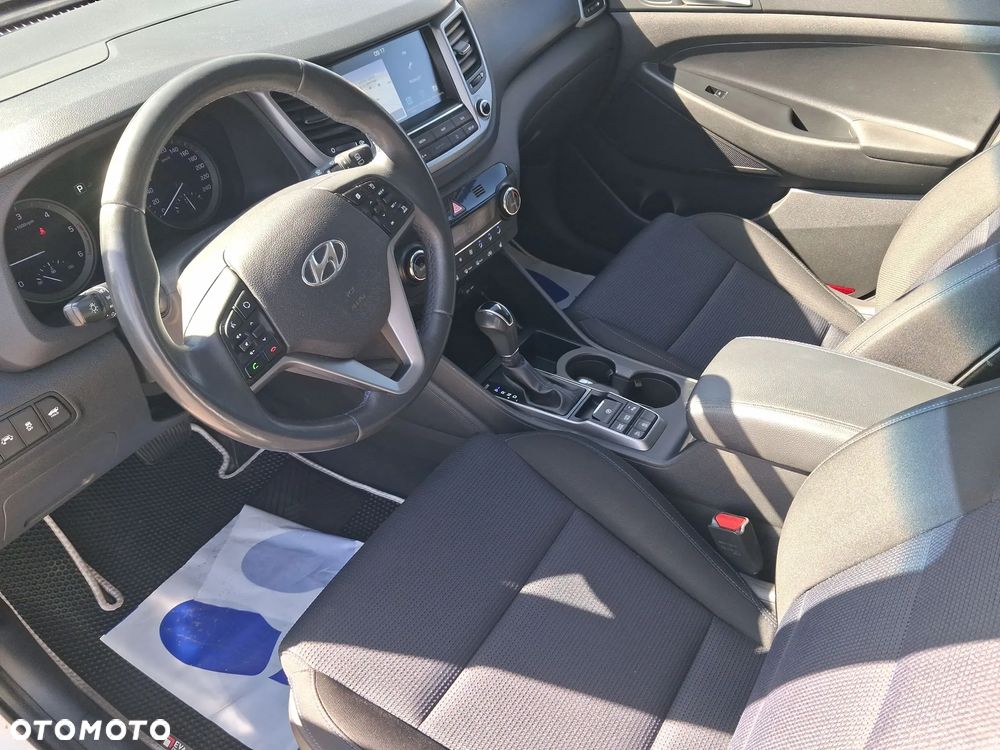 Hyundai Tucson 1.7 CRDI BlueDrive Style 2WD DCT - 10