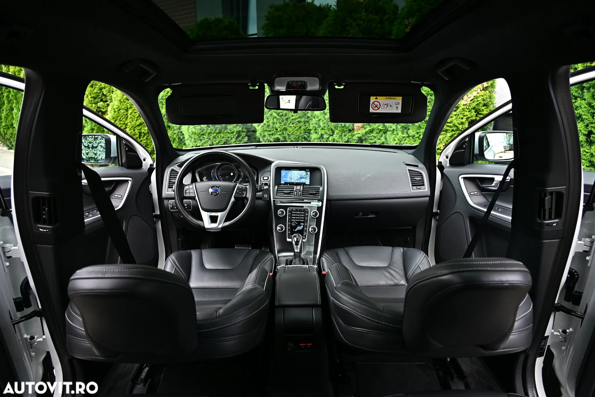 Volvo XC 60 D5AWD R-Design - 6