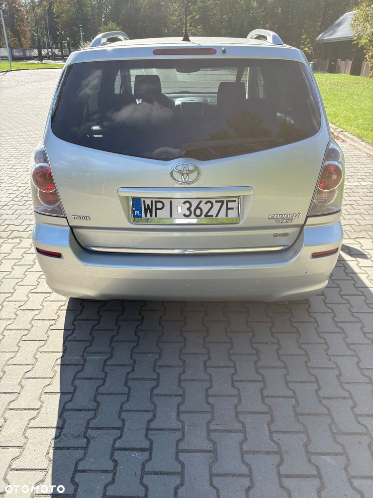 Toyota Corolla Verso - 5